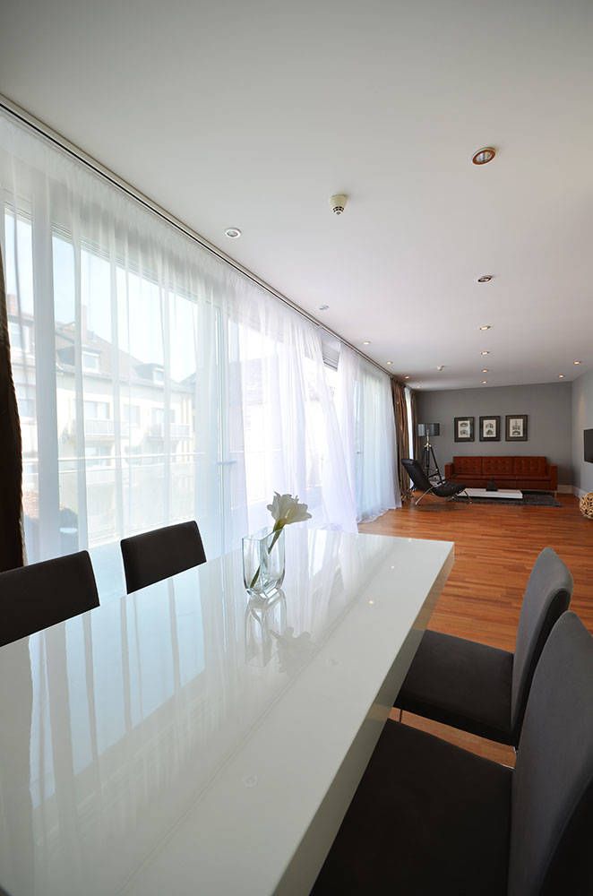 Luxury furnished and spacious serviced apartment for up to 4 persons in Frankfurt near Main Tower
