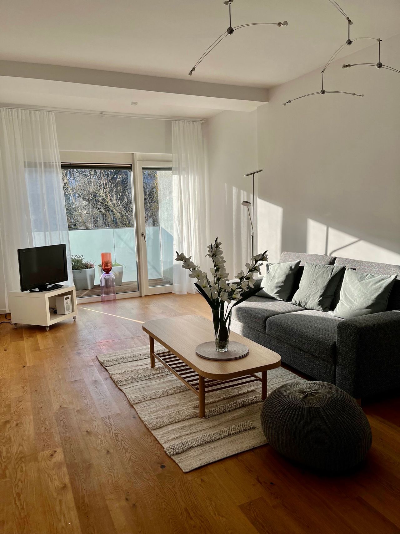 Elegant, modern apartment with balcony in Tiergarten