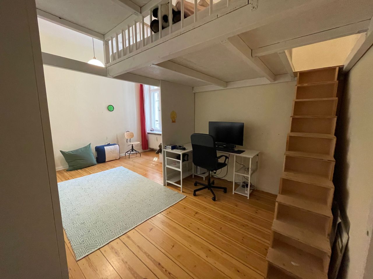 Spacious, bright and cozy apartment in Berlins most beautiful district
