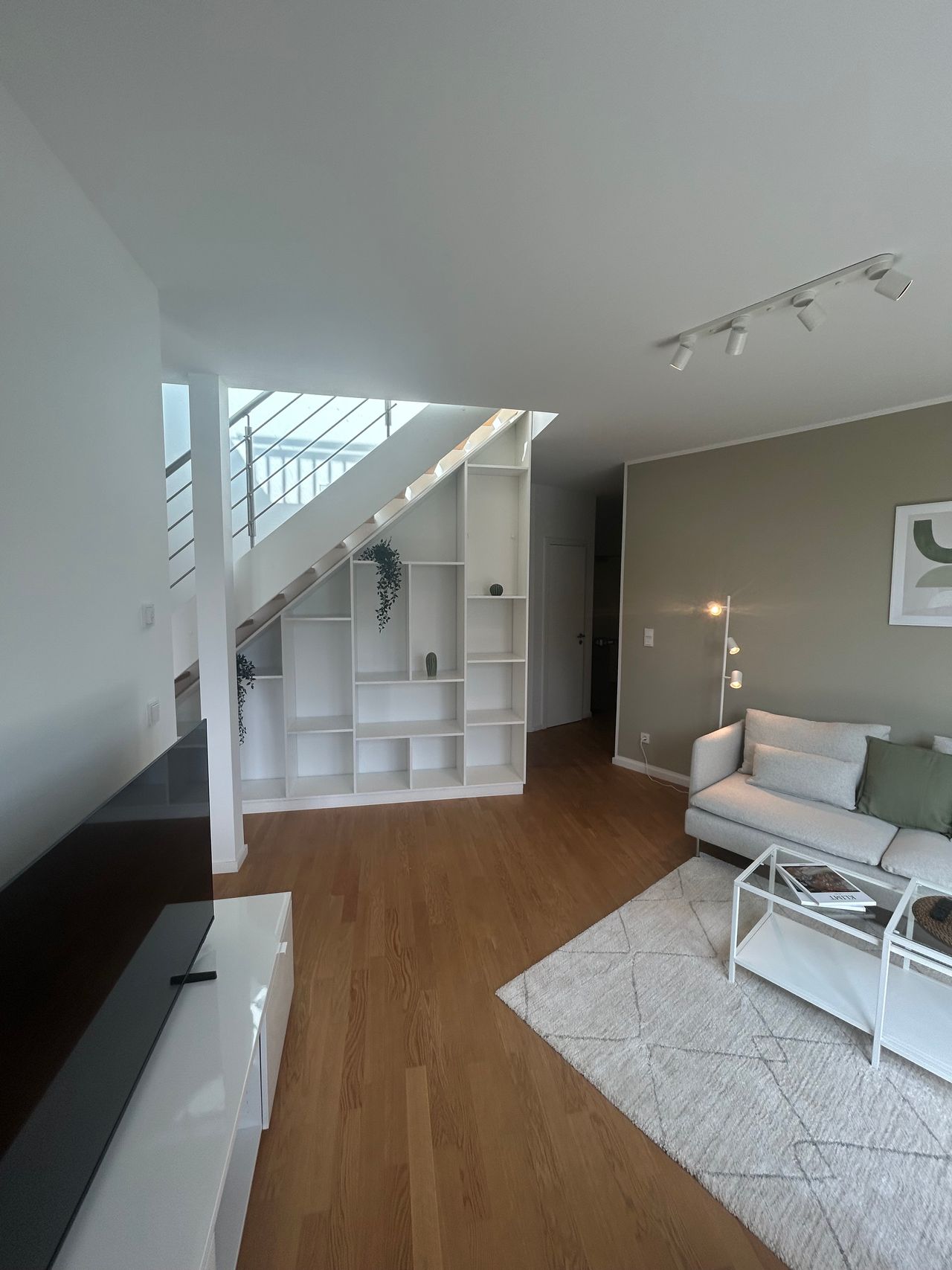 Exclusive Penthouse with Roof Terrace in Prime Berlin-Zehlendorf Location