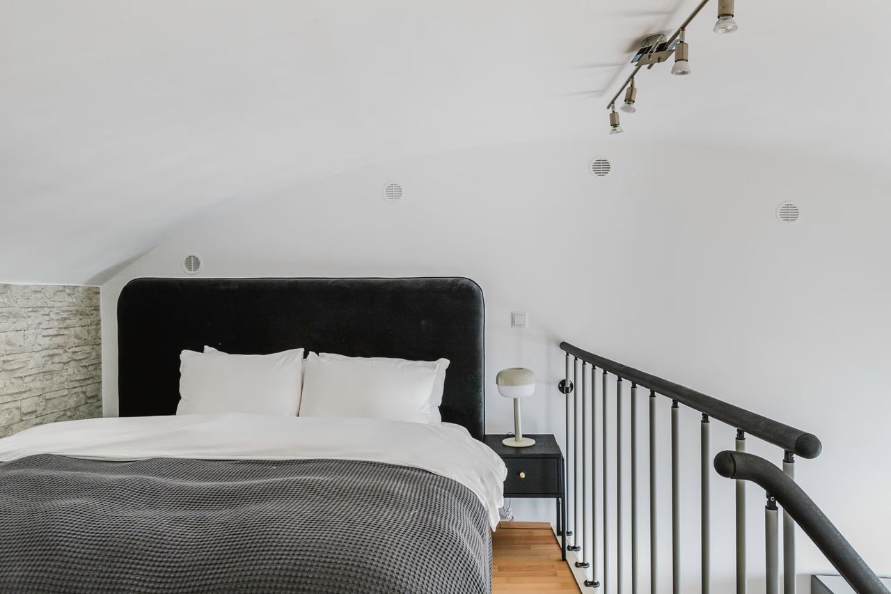 2BR | Leopoldstadt, furniture & decor