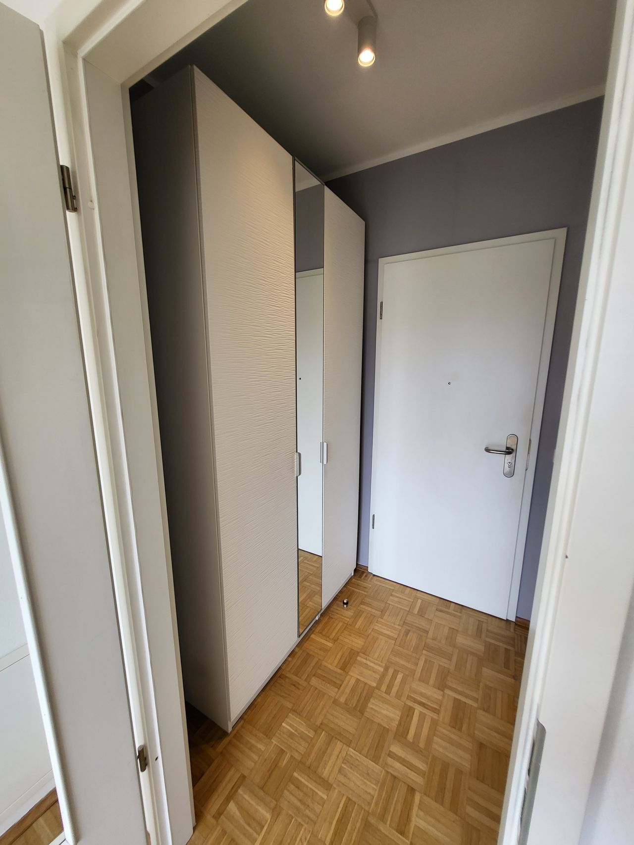 Sunny, quiet and green 2-room top floor apartment in Weißensee, Berlin (Komponistenviertel)