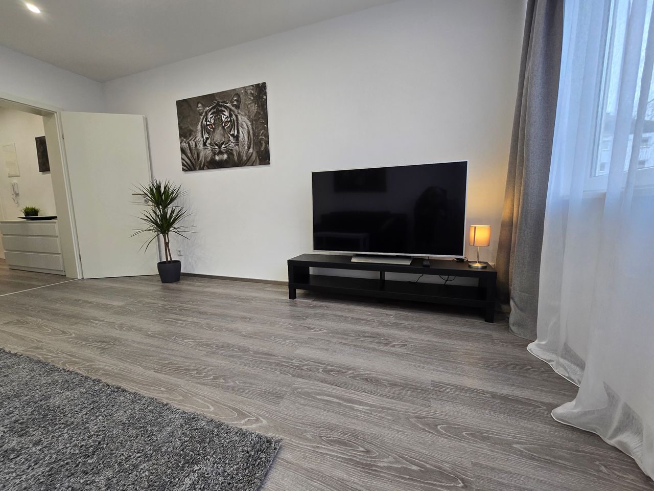 Near old town & subway & Maxtor 1.5-room apartment