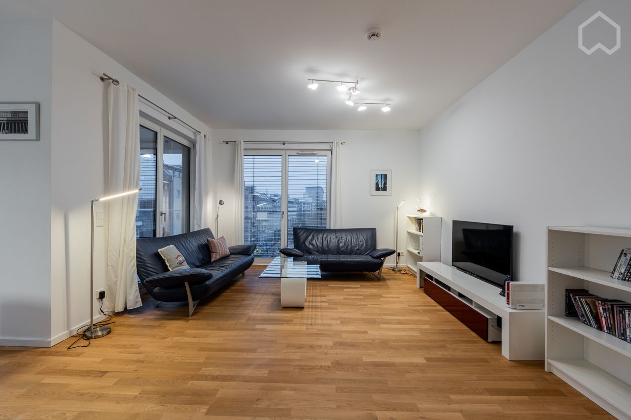 Bright apartment - centrally located - within walking distance to Gendarmenmarkt