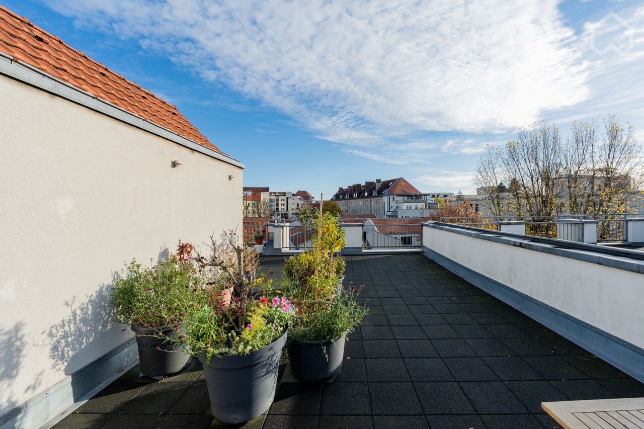 Bright and quiet apartment with a balcony (6 sqm) near Kurfürstendamm