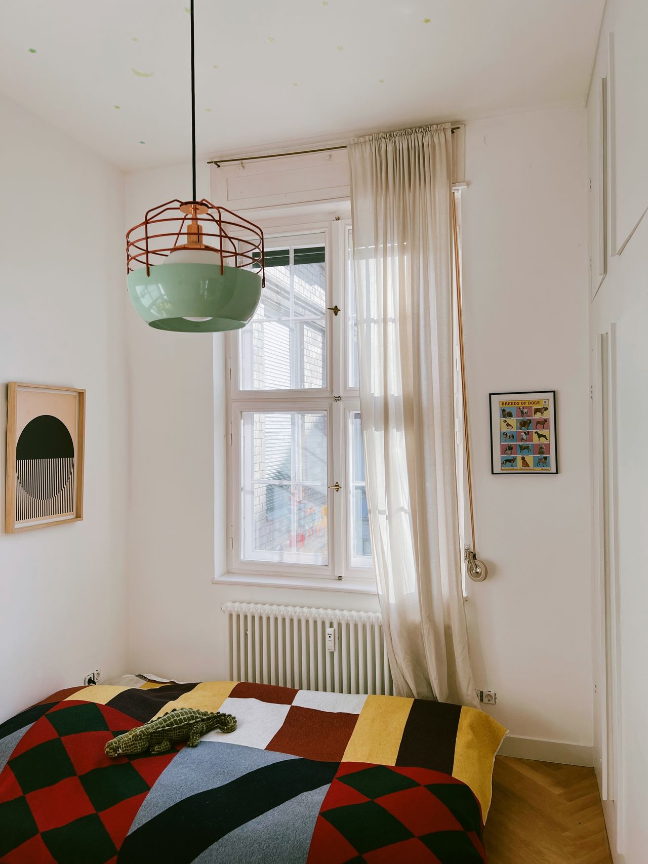 Sunny & spacious family-friendly design apartment with shared garden next to Kreuzberg boarder
