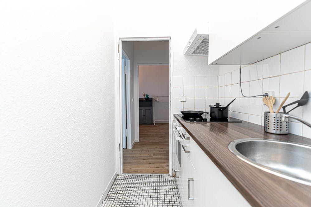 SHARED LIVING: Ordentlich und schönes Apartment in Charlottenburg, Berlin