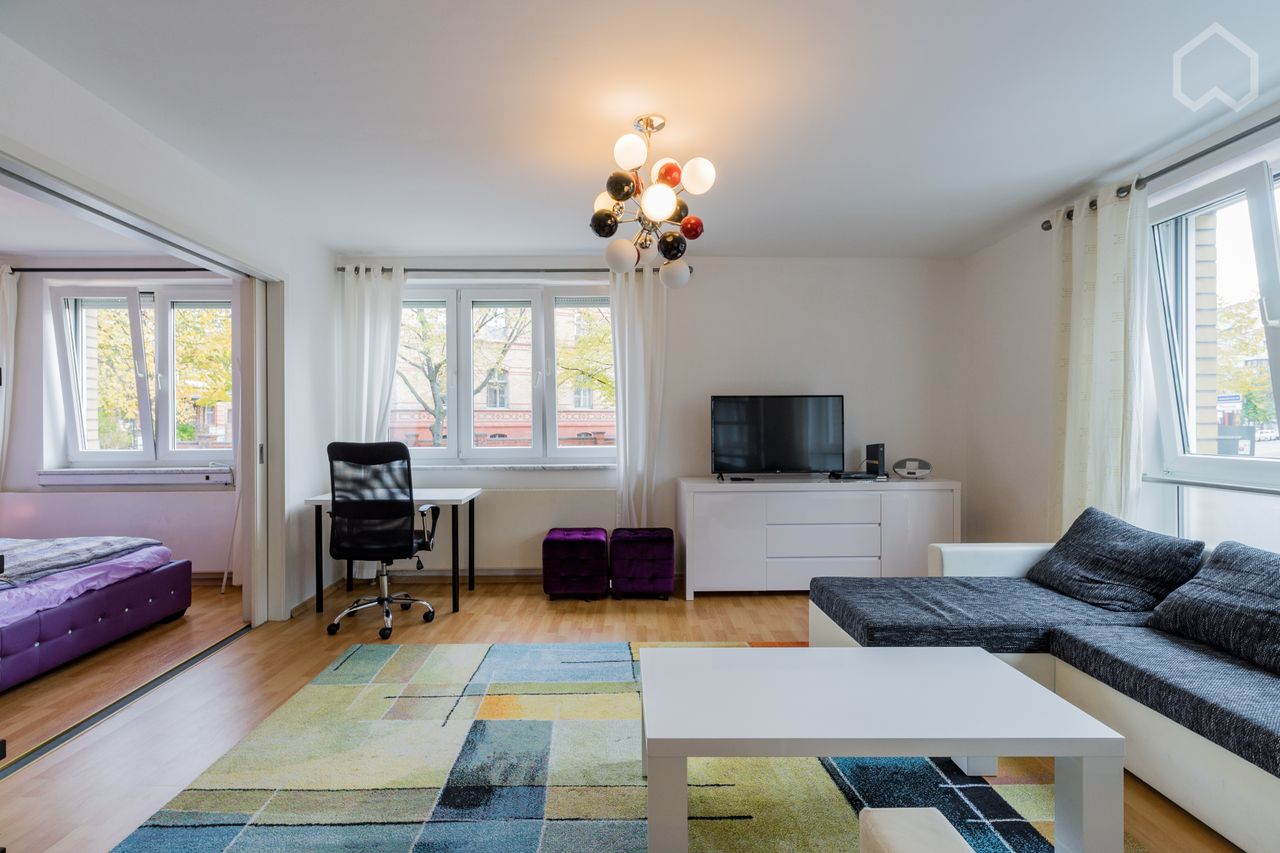 Bright furnished 2-rooms flat in Mitte, near Hauptbahnhof, by Torstr/Friedrichstr.