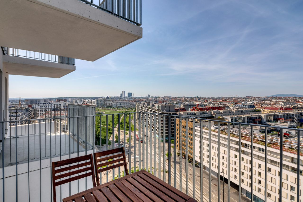 Chic Favoriten 1BR w/ Roof, Gym & Lounge, 1min to HBF