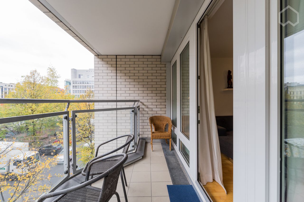 Cozy, stylish apartment at Checkpoint Charlie with 24h doorman