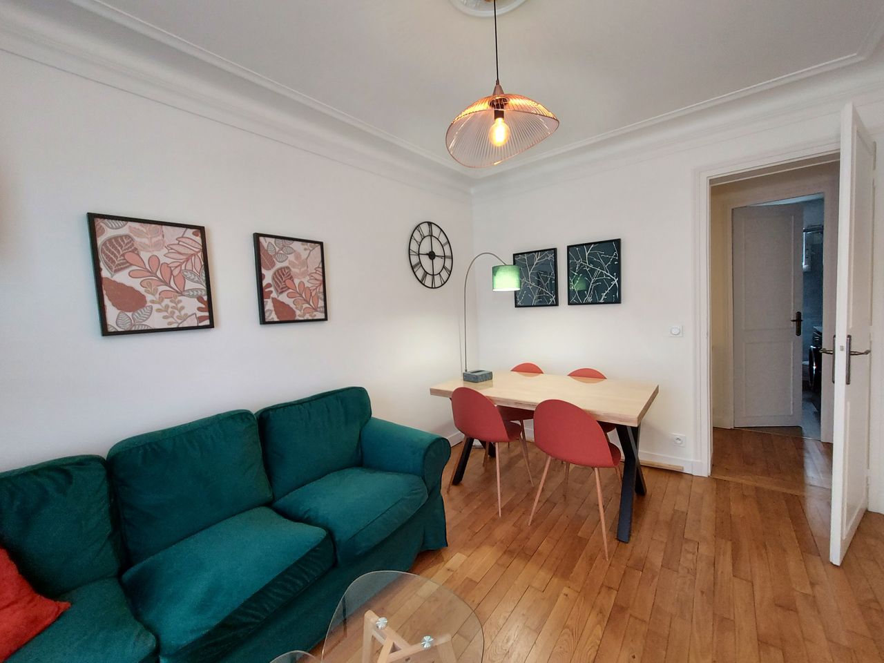 2 Bedroom Flat, with Sacre-Coeur View