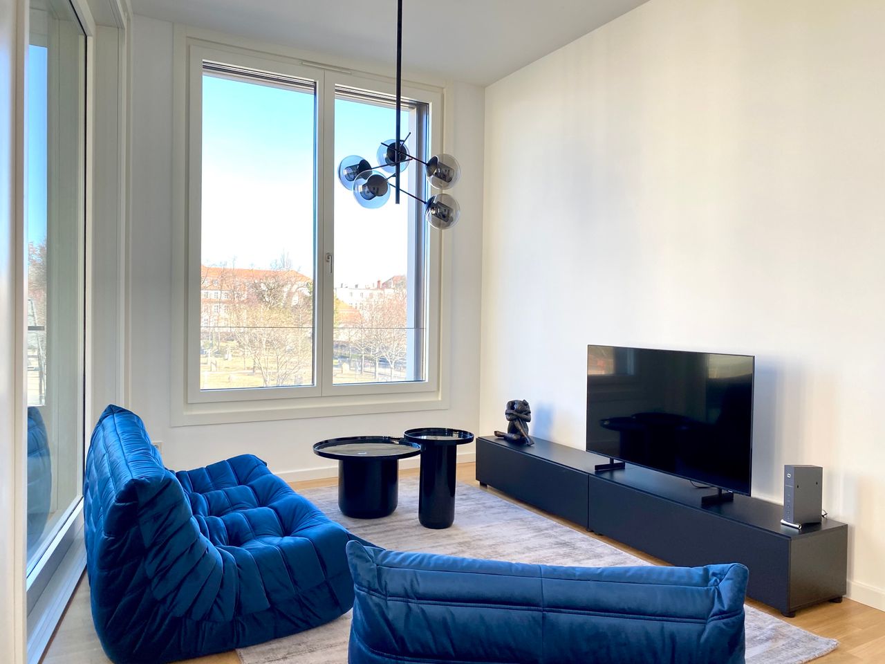 EXCLUSIVE IN THE FIRST WATER ROW AND DIRECTLY ON THE PULSE IN BERLIN-MITTE