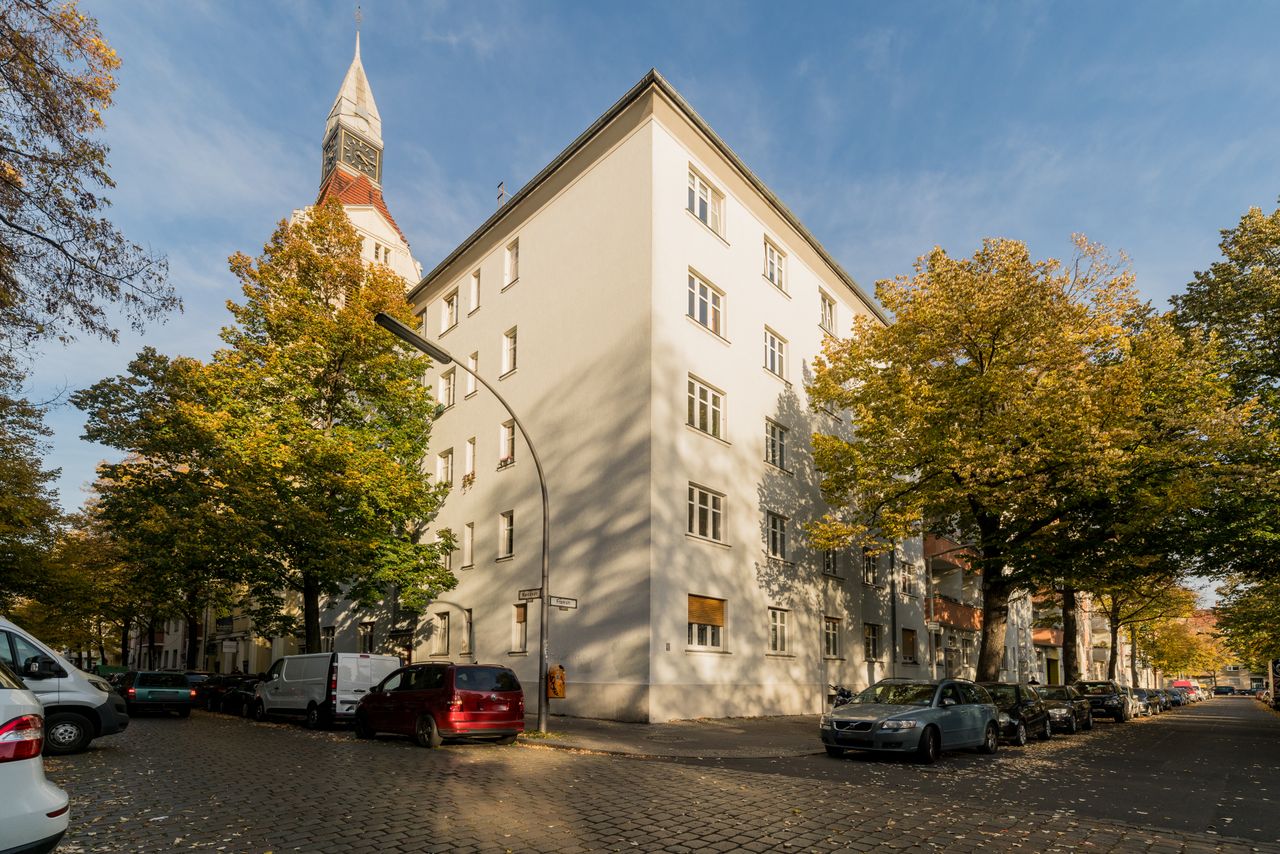 Modern comforts in vibrant Neukölln: Furnished apartment