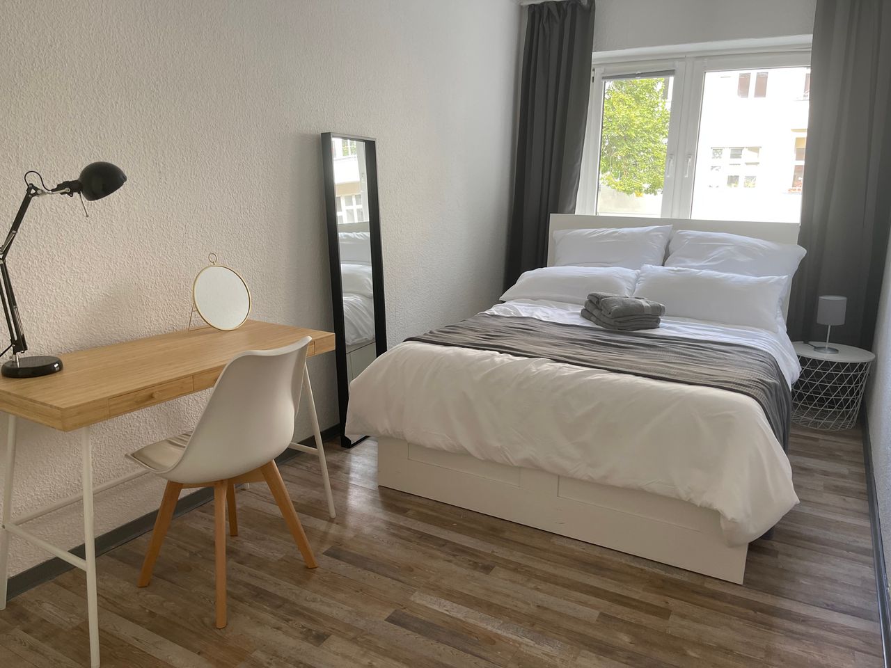 Centrally located, beautiful 3-room-flat in Berlin Mitte