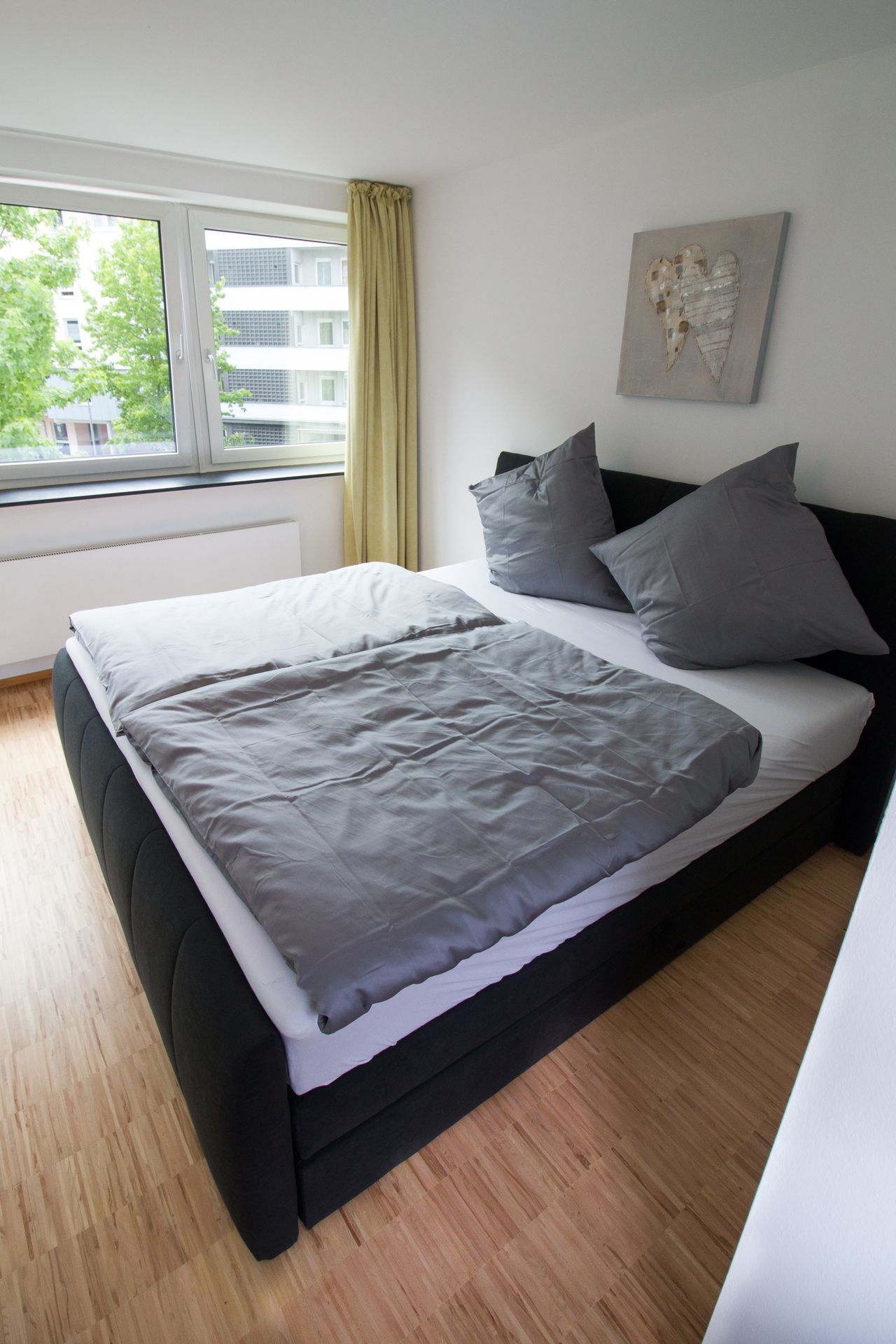 *****FURNISHED DESIGNER APARTMENT IN THE MEDIENHAFEN***** View of the Gehry buildings!
