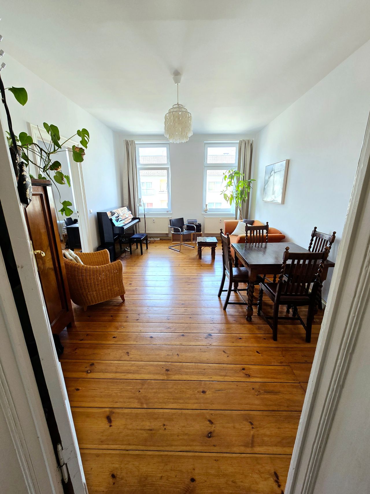 Stylish, bright & cosy with balcony in Friedrichshain