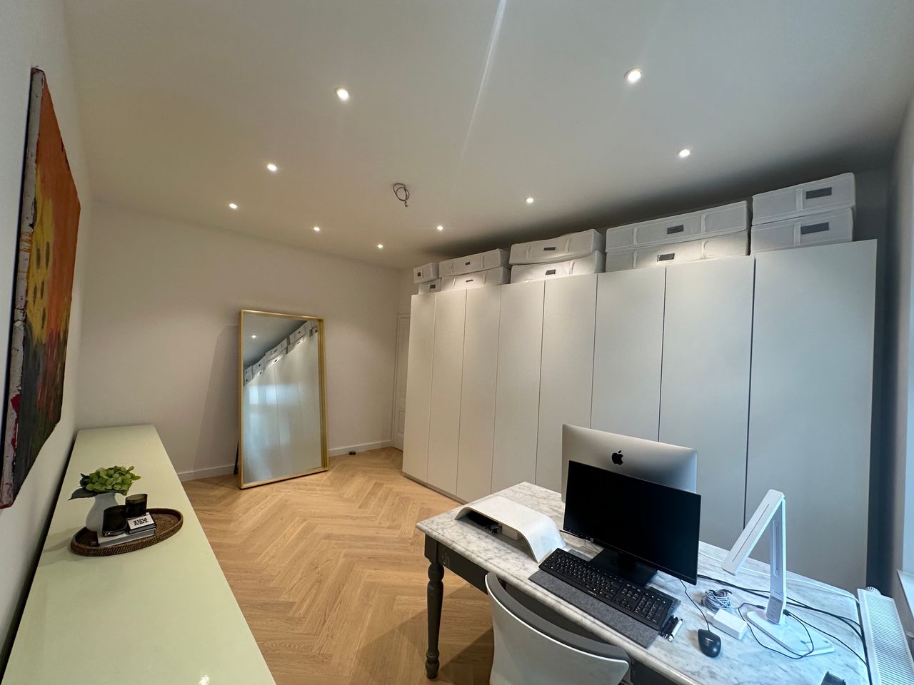 Sunlit renovated Apartment with 3m Ceilings and Herringbone Oak Hardwood Floors