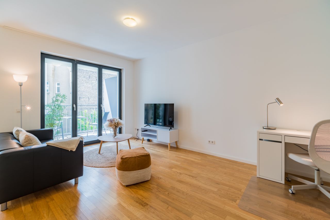 Bright two room apartment in Prenzlauer Berg Berlin
