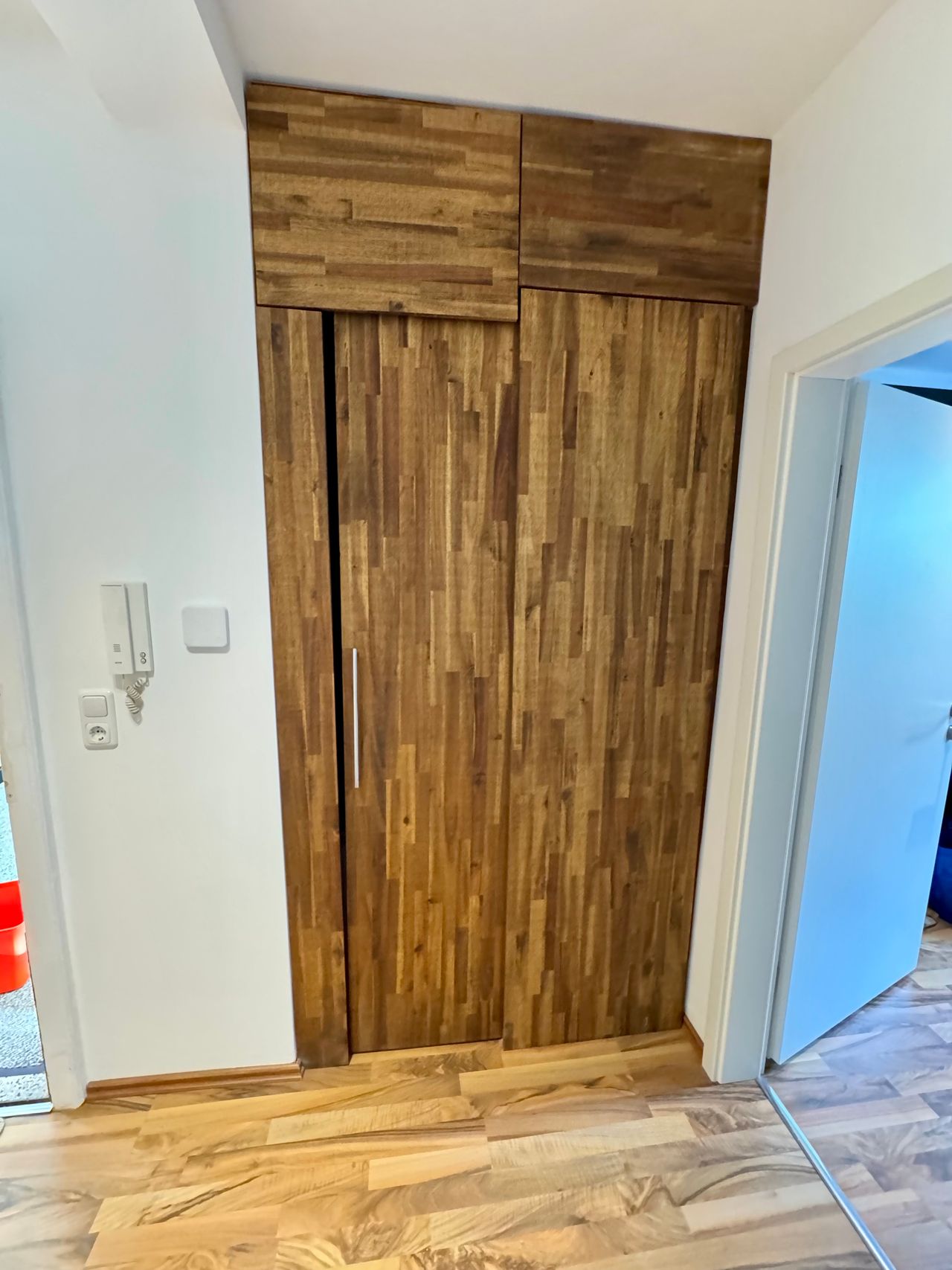 Beautiful Newly Renovated 2-Room Apartment with Large & sunny Balcony in Cologne – First Occupancy!