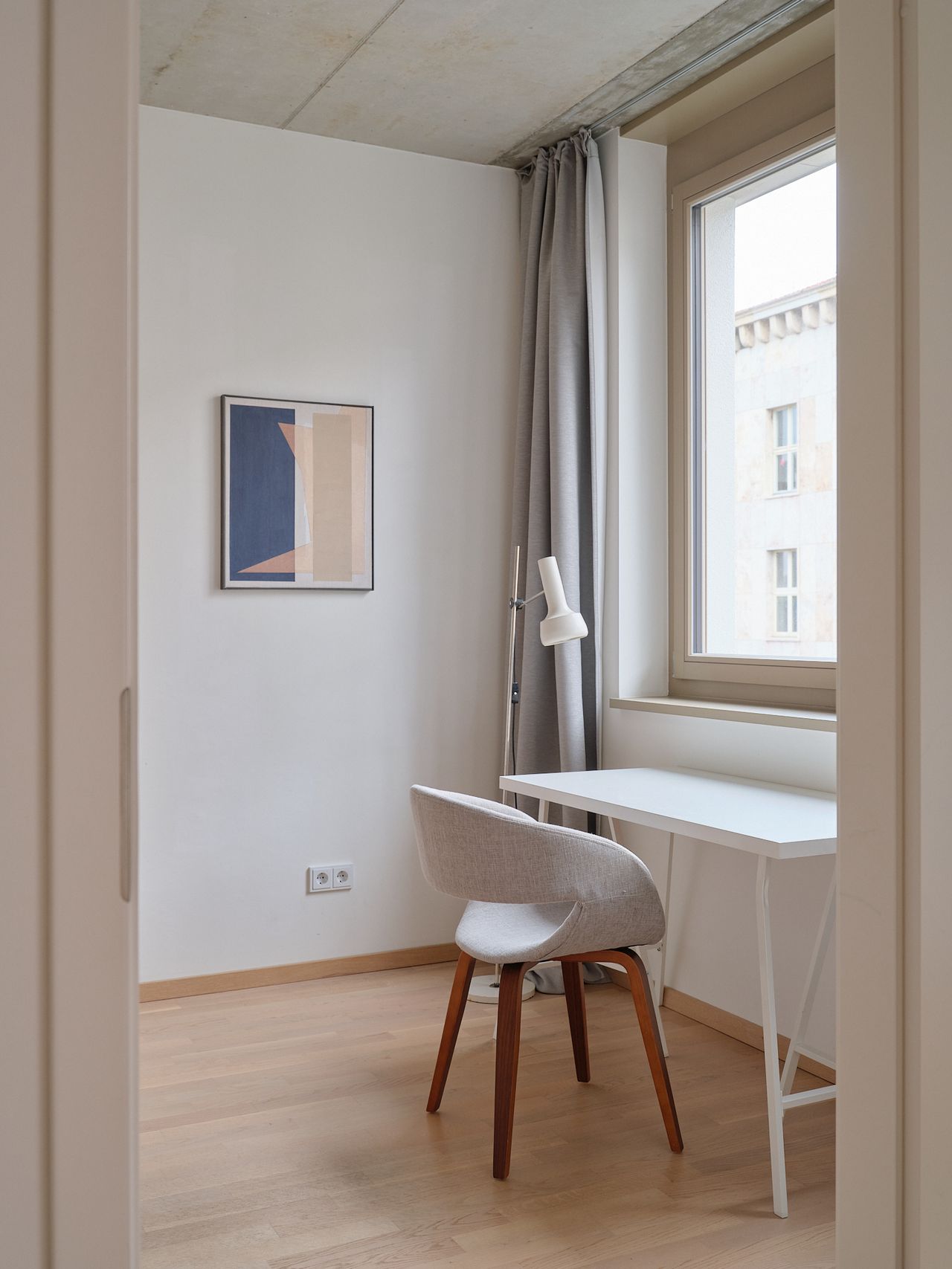 Quiet & sunny apartment with balcony in Mitte