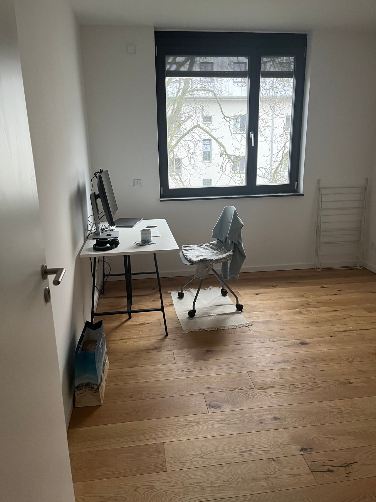 Modern 3-Room Apartment in Prenzlauer Berg for Short-term Rent