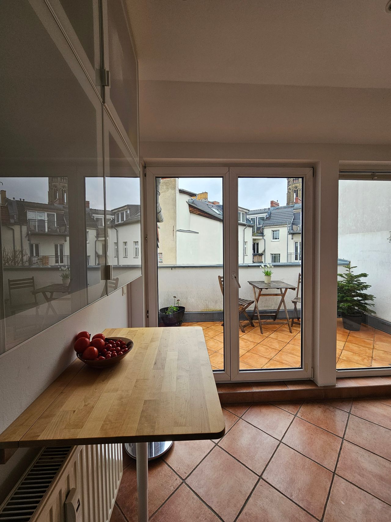 Exquisite 4-Room Duplex with a balcony and 2 Terraces in the Heart of Prenzlauer Berg/Mitte, 2 minutes from Zionskirche and Kastanienallee