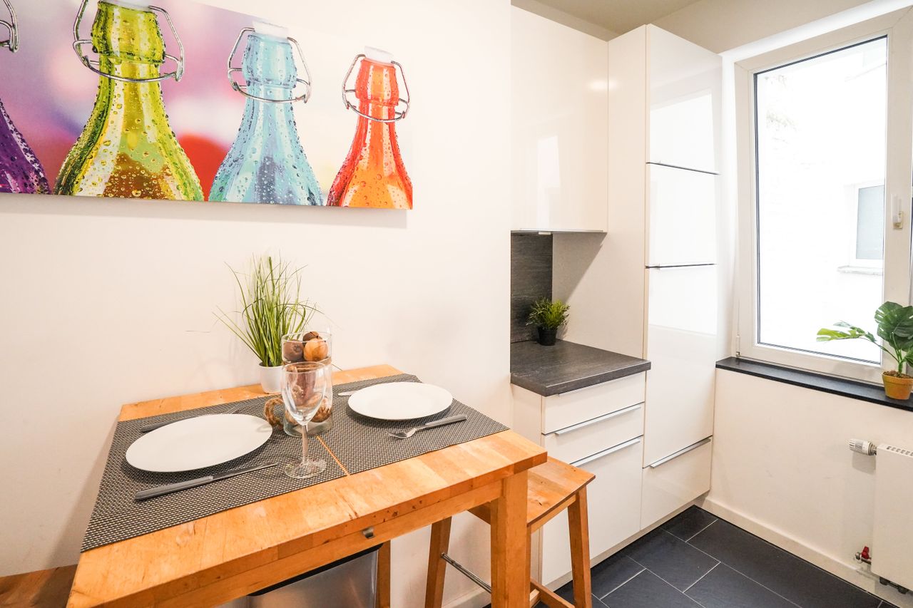 Living in the middle of the Belgian Quarter - fully furnished 2 room apartment