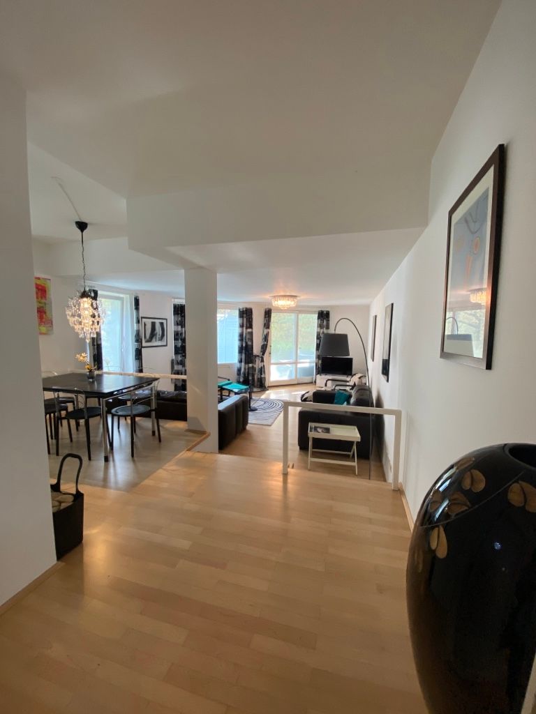 2 Double-Bed Bedroom Furnished Apartment in Best Grunewald Location, Berlin
