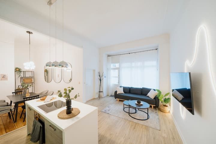 New, fantastic home conveniently located