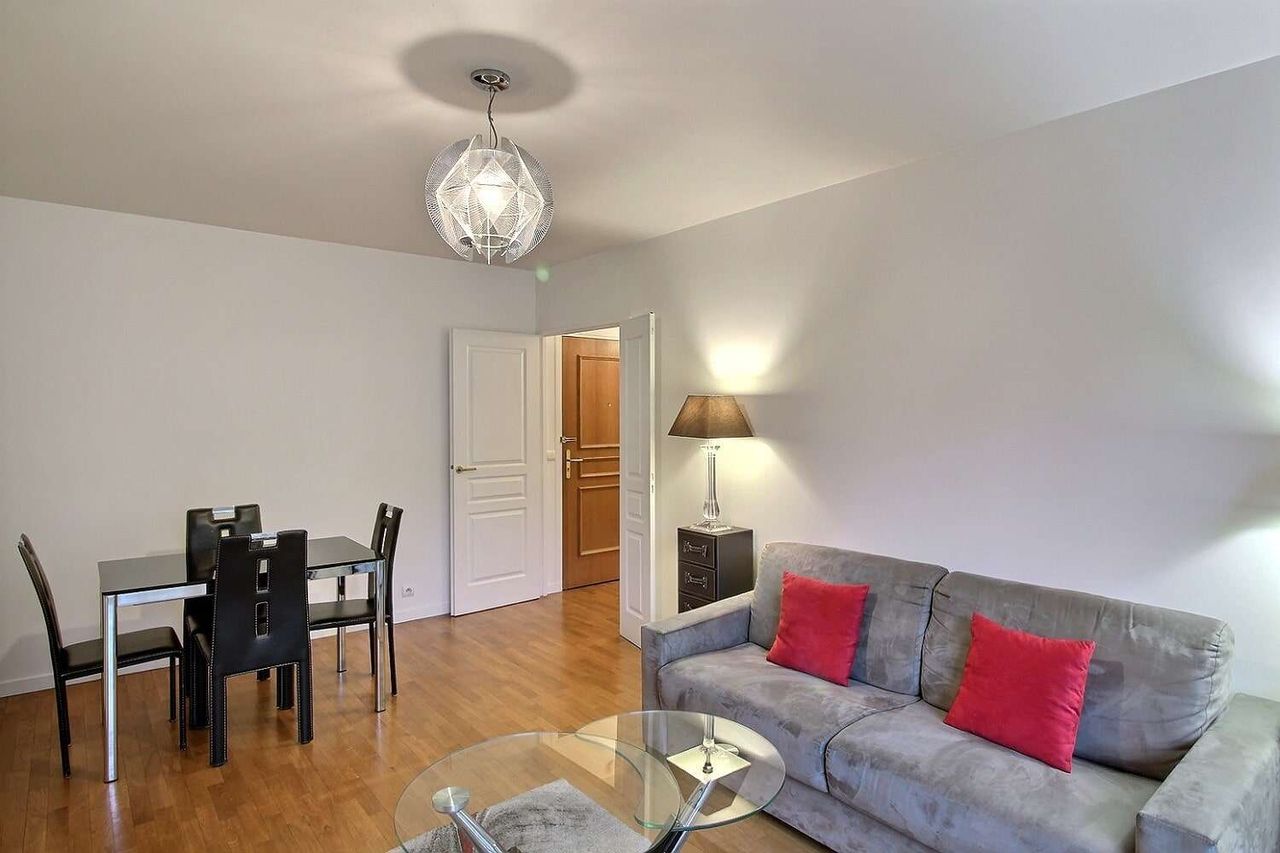 Apartment 2 rooms - Porte Maillot - Etoile
