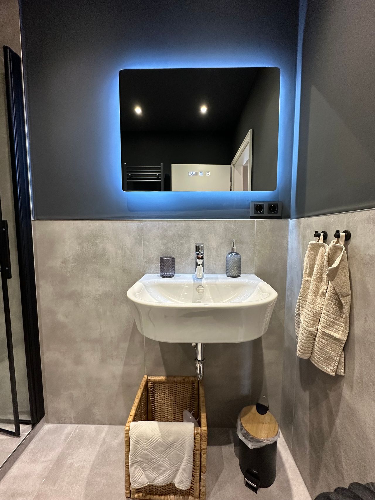 Rhine River apartment in Leverkusen
