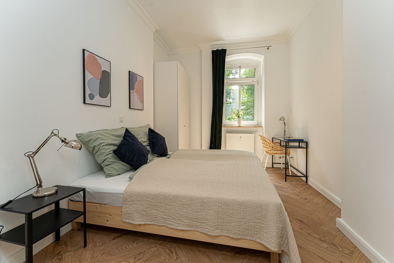 Modern and completely renovated 3-room apartment with kitchen-living room in the heart of Berlin Köpenick