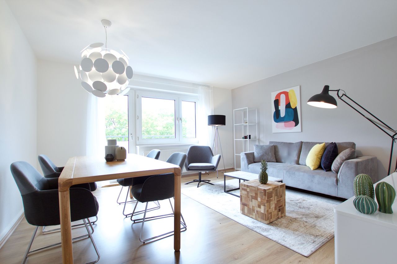 Furnished 2-bedroom apartment, 65m2 + 10m2 (700 + 108 ft2)  Frankfurt Nordend