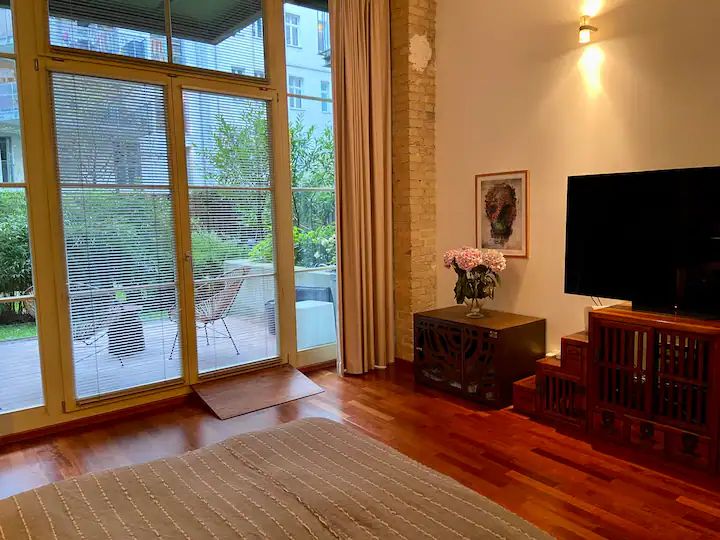 Exclusive Loft with 120 sqm of Living Space and High-End Amenities in Friedrichshain