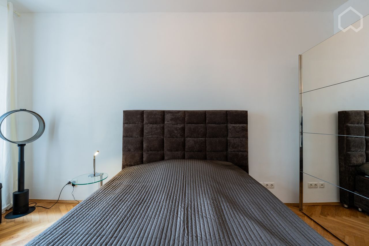 Berlin-Mitte Gem: Stylish & Modern 2-Bedroom Apartment
