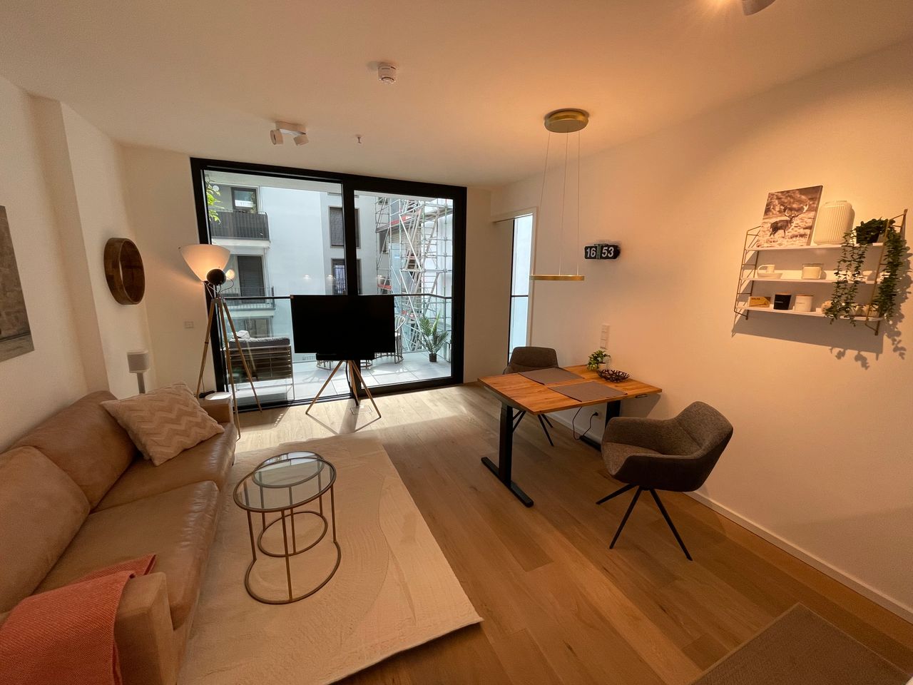 Luxurious Studio apartment in Eden-Tower  (Frankfurt am Main)