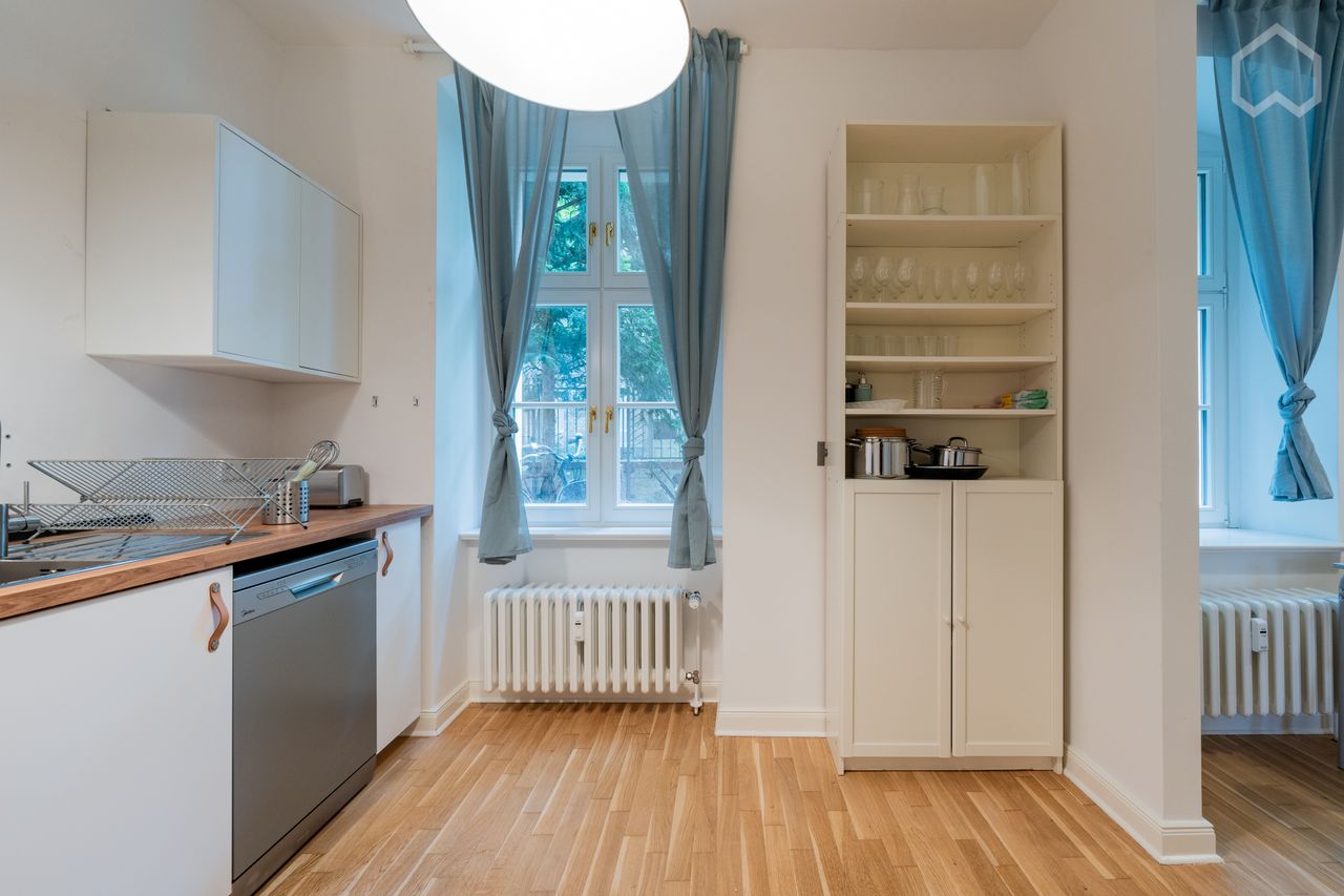 Modern 2-Bedroom Apartment in Kreuzberg, Berlin with a Terrace