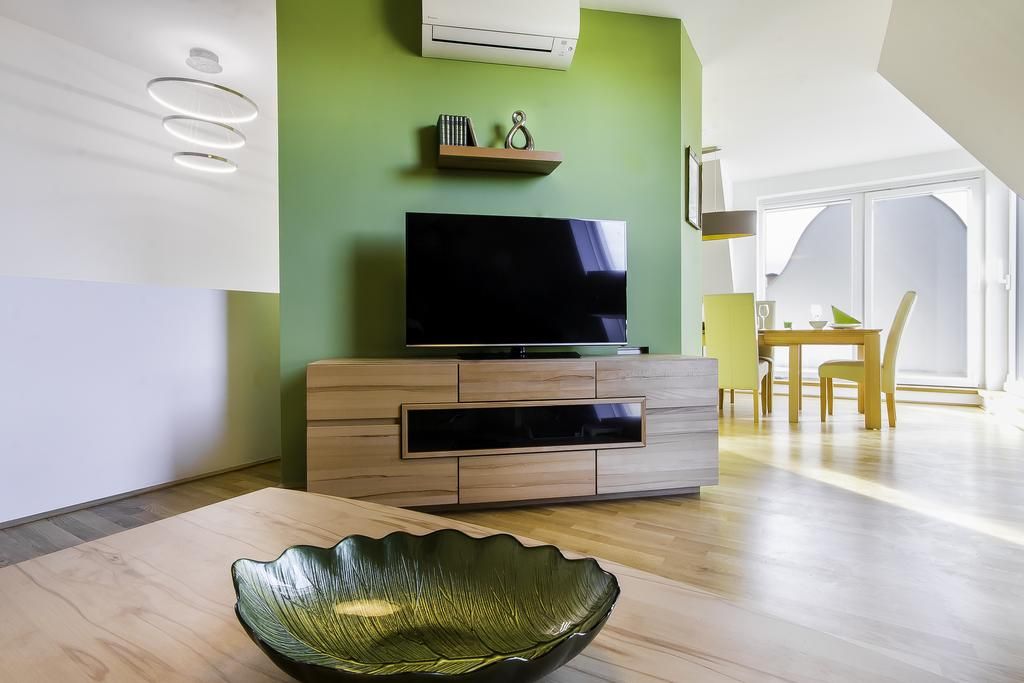 Spacious 3-Bedroom Apartment with Balcony