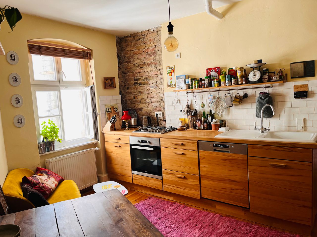 Bright, cozy 2-room apartment in Kreuzberg