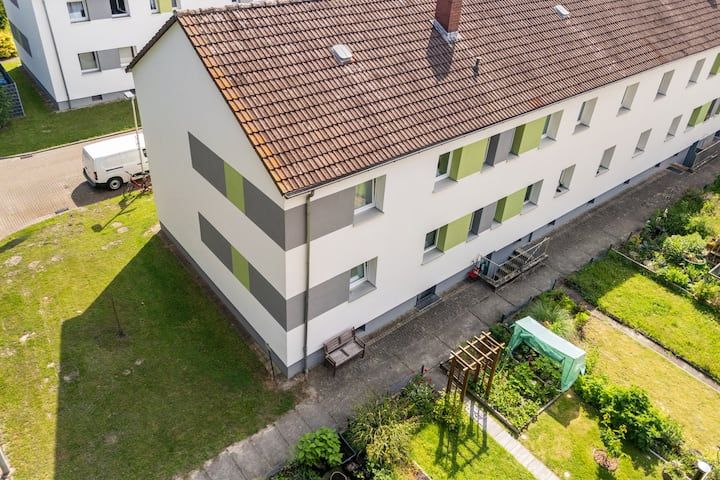 Quiet apartment with green view in urban location