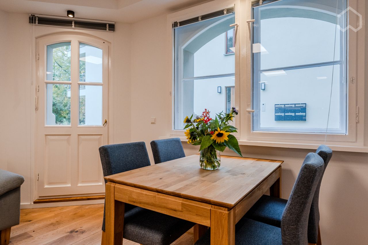Fantastic apartment in renovated art nouveau villa with park view - first occupancy