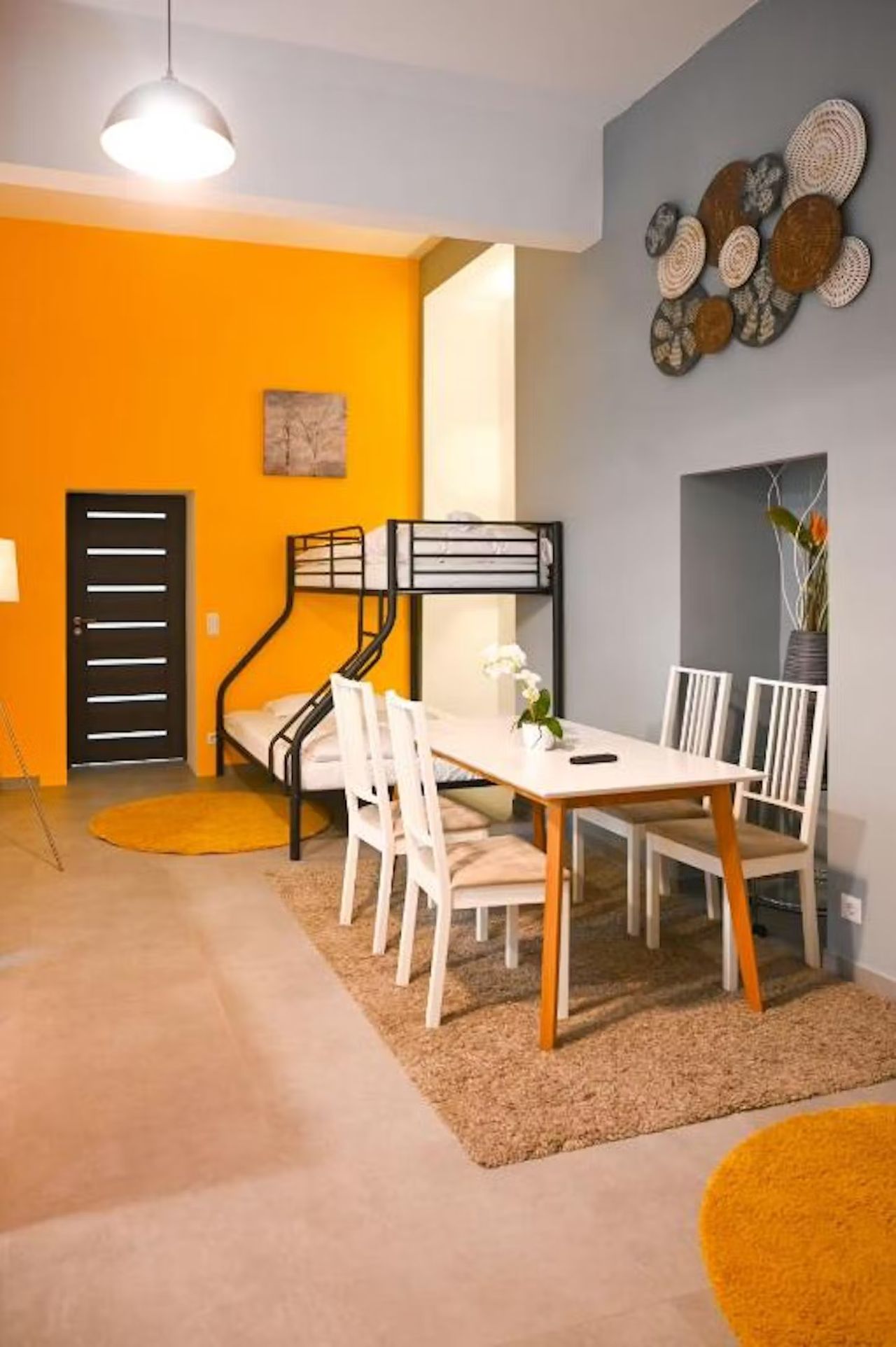 Cozy apartment for up to 6 people at Allerheiligenplatz in Vienna