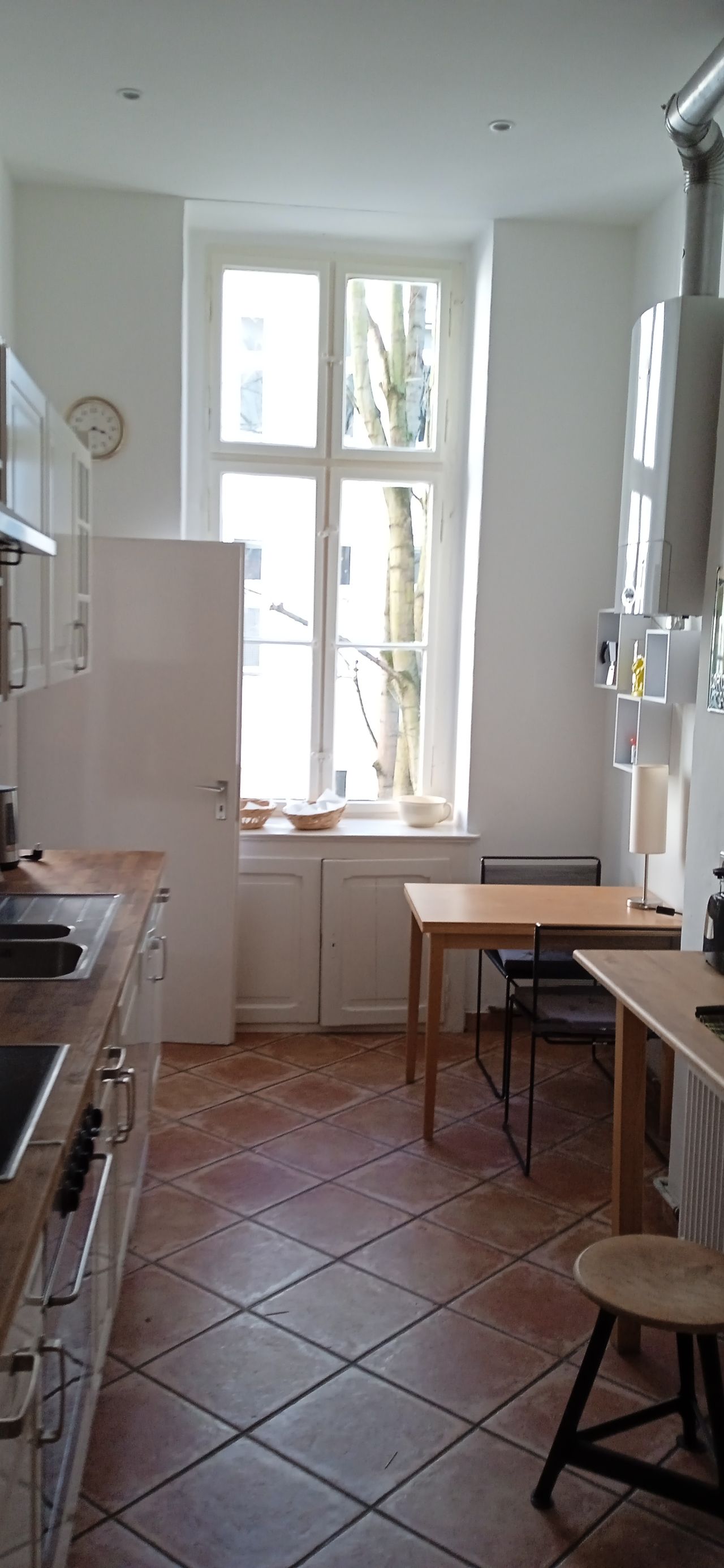 Quiet & stylish 4-room apartment in Berlin