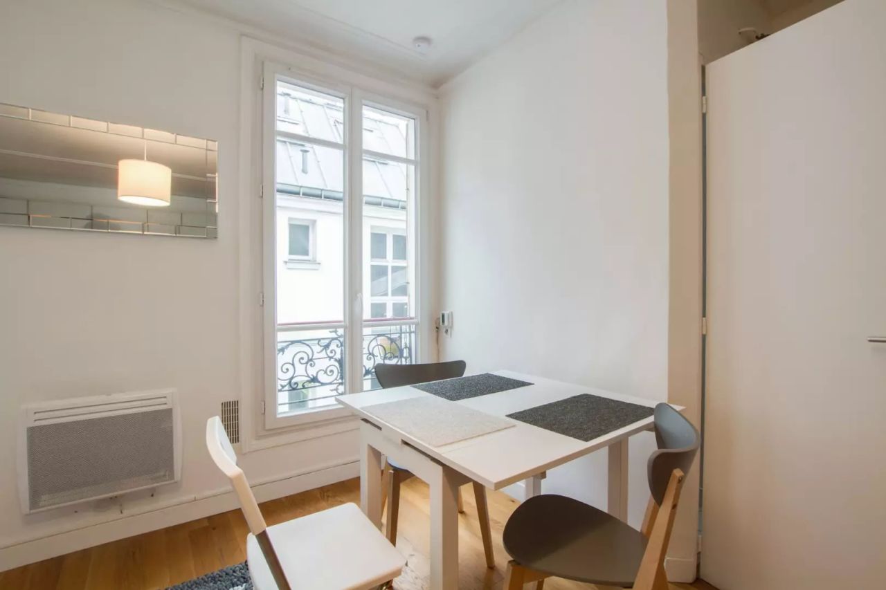 NICE 3 ROOMS - VERY CLOSE TO CANAL SAINT MARTIN
