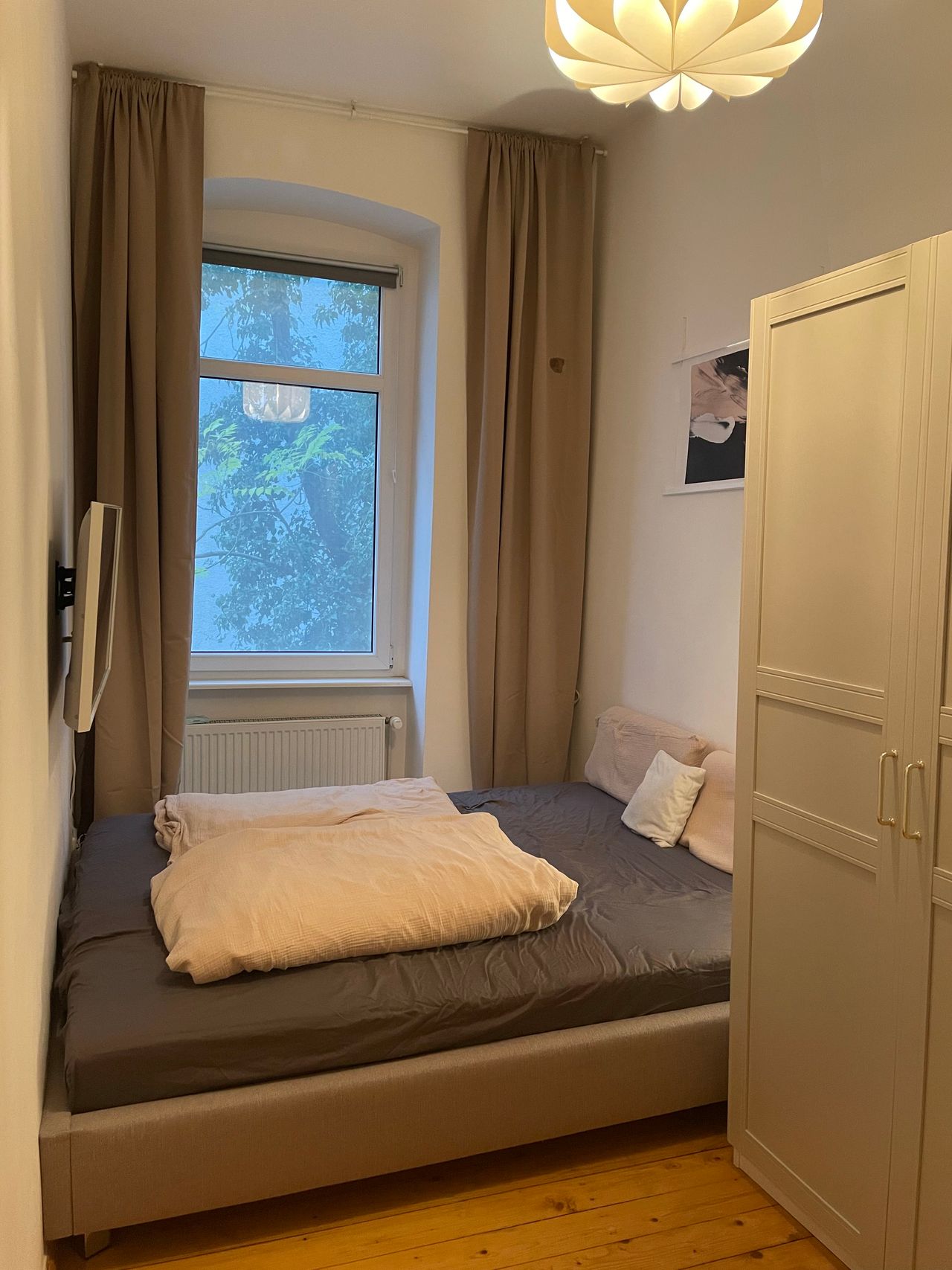 Prime Berlin Mitte / Prenzlauer Berg 3-Room Flat: High-End Living in Top Neighborhood