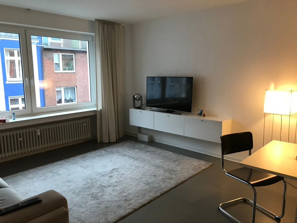 Spacious 2 room apartment in district 3 with balcony