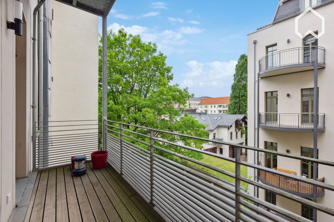 Spacious,tastefully decorated 3 room flat with balcony in front of Johanna- and Clara-Zetkin-Park