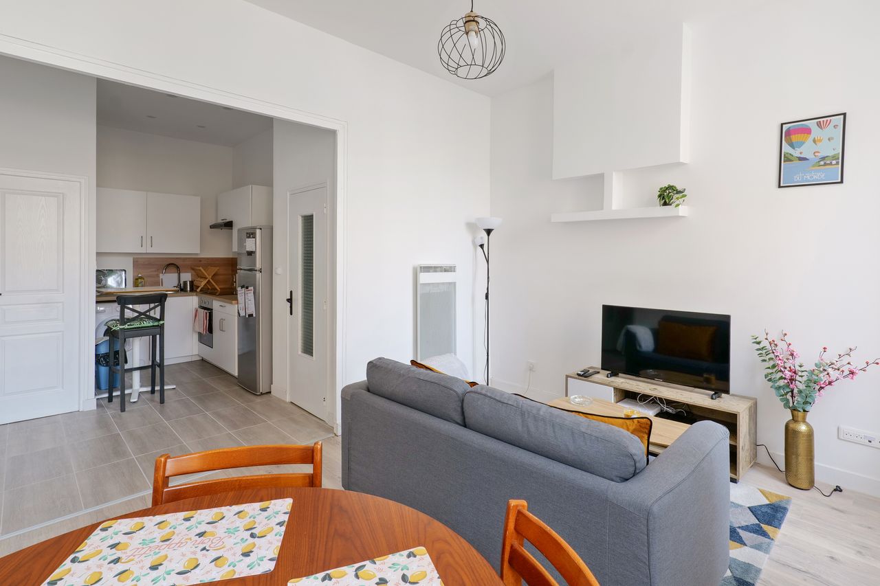 Cute studio in nice area