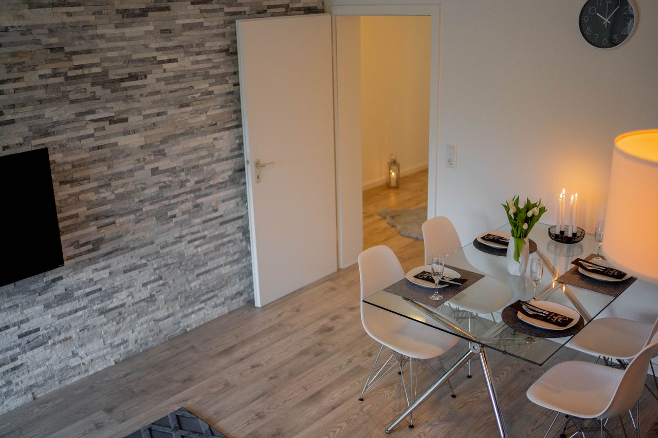 First occupancy after refurbishment - ready-to-live-in apartment with private parking space