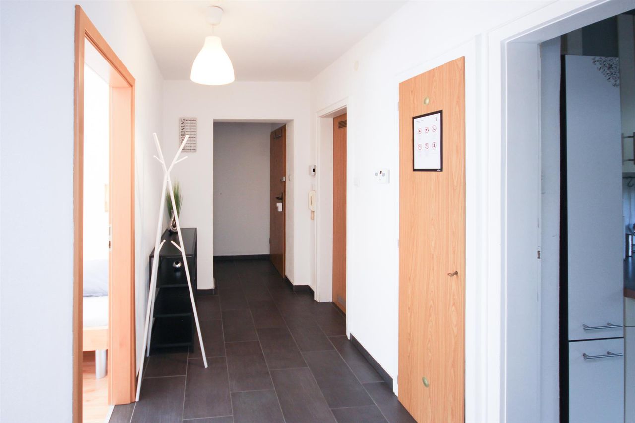 2 room apartment right in the Stuttgart city 6ppl